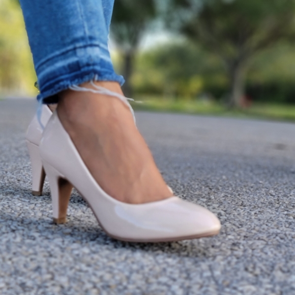 Women's PAT Nude Round Toe Low Heel Pumps Office Shoes - Picture 6 of 7